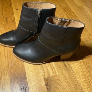 Madewell black leather ankle boots